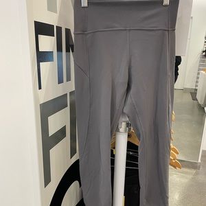 Lululemon in movement legging size 6